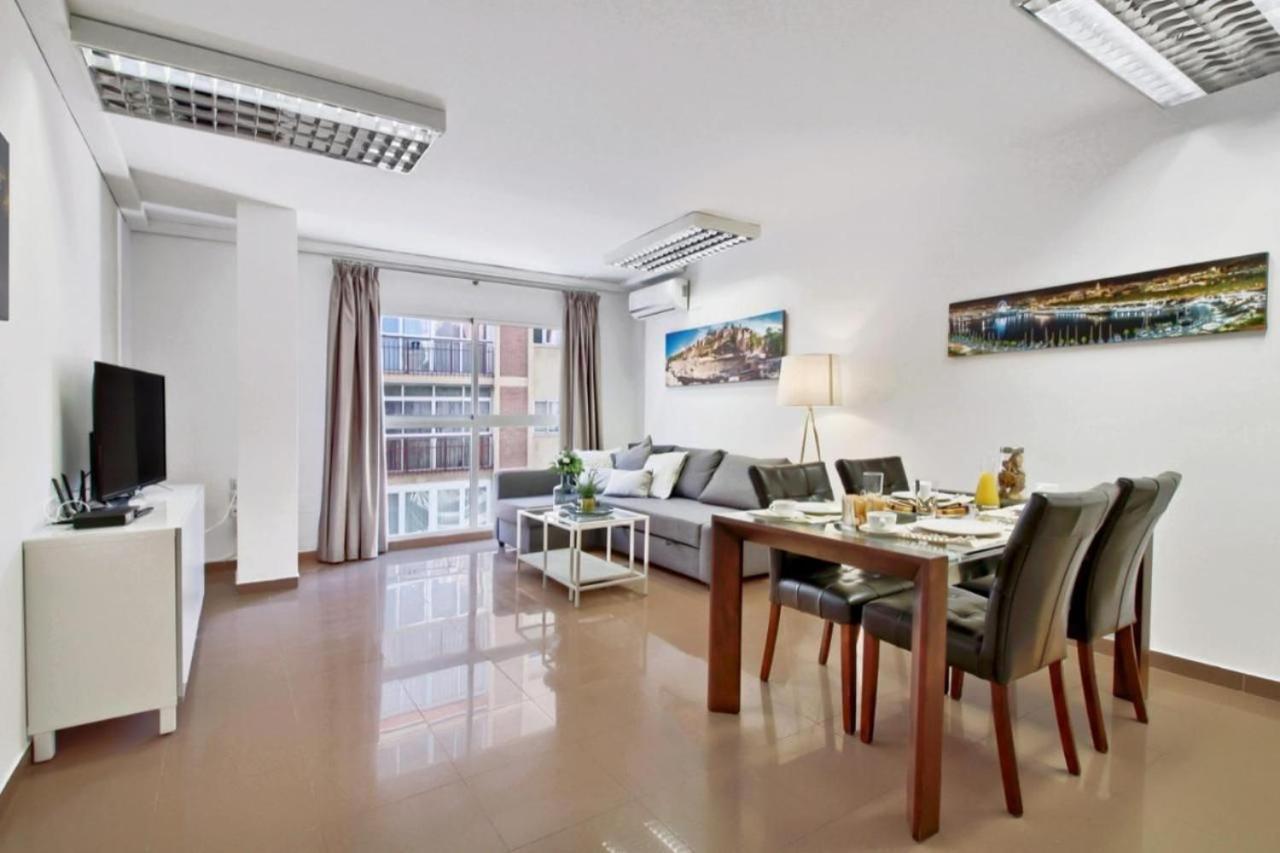 Amplio Piso Con Terraza Apartment มาลากา ภายนอก รูปภาพ